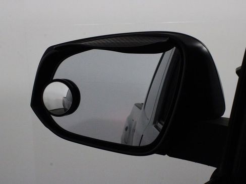 Used 2019 Toyota Tacoma SR5 image 32