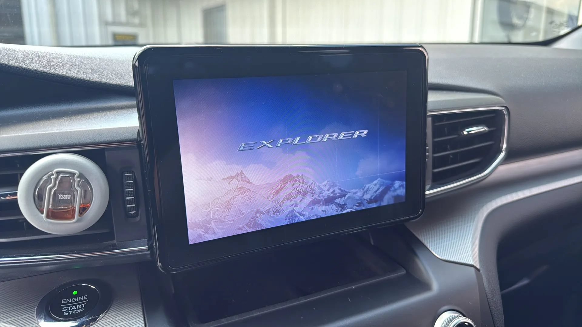 Used 2020 Ford Explorer XLT w/ Equipment Group 202A RWD image 24