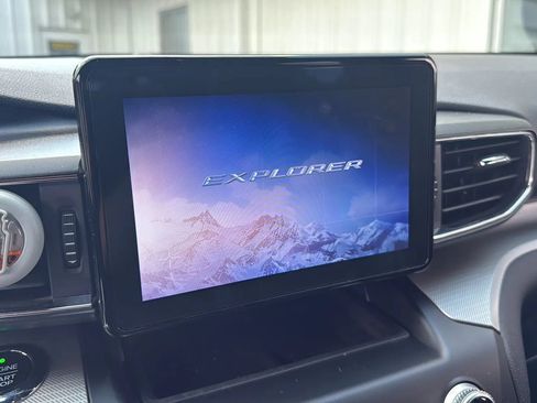 Used 2020 Ford Explorer XLT w/ Equipment Group 202A RWD image 24
