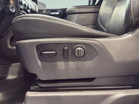 Used 2019 Chevrolet Silverado 1500 High Country w/ Technology Package image 36