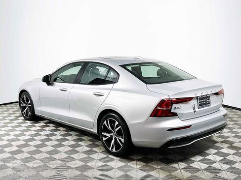 Used 2025 Volvo S60 B5 Core image 5