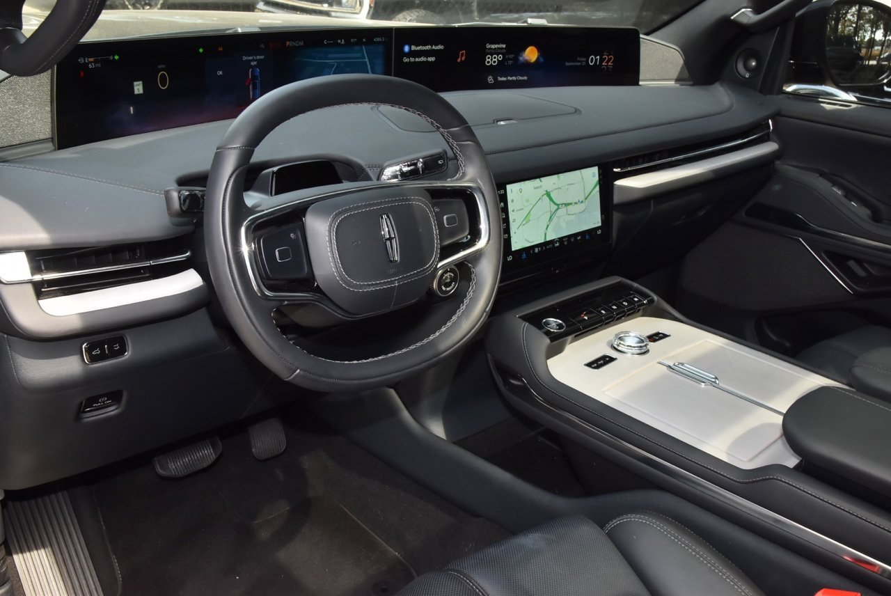 New 2026 Lincoln Navigator Reserve w/ Jet Appearance Package AWD/4WD image 37