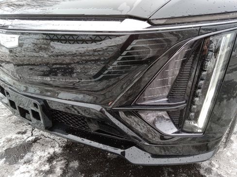 New 2026 Cadillac Lyriq V w/ LPO, Bronce Accent Package image 7