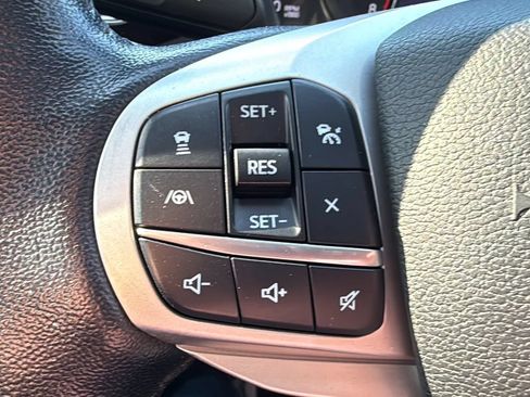 Used 2021 Ford Explorer Limited w/ Equipment Group 301A AWD/4WD image 18