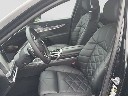 Used 2023 BMW 740i RWD image 10