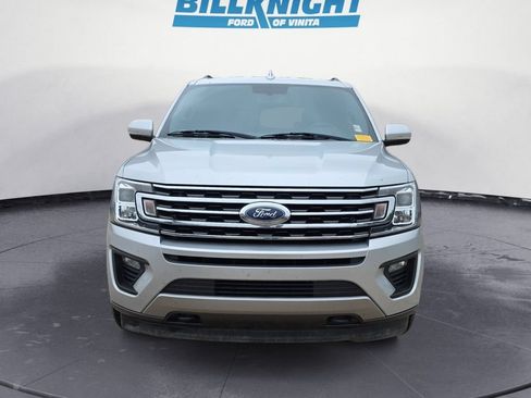Used 2018 Ford Expedition XLT w/ Equipment Group 202A AWD/4WD image 8