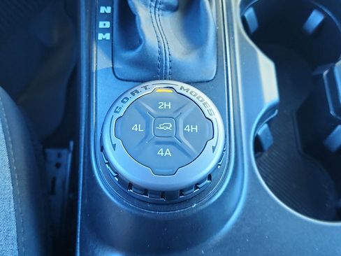 Used 2022 Ford Bronco Big Bend w/ Sasquatch Package image 25