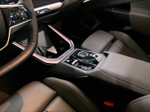 Used 2025 BMW X3 xDrive30i w/ Premium Package image 19