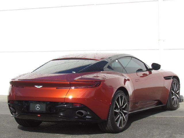 Used 2017 Aston Martin DB11 V12 RWD image 6