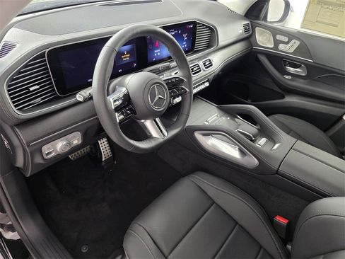 New 2026 Mercedes-Benz GLS 450 4MATIC image 7