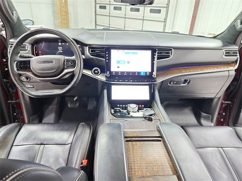 Used 2023 Jeep Grand Wagoneer L Series II image 25