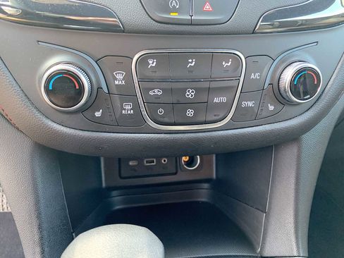 Certified 2023 Chevrolet Equinox RS image 17