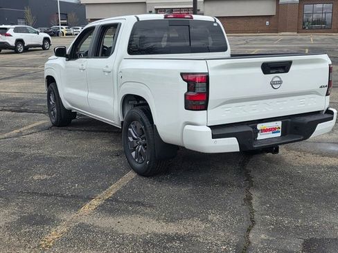 New 2026 Nissan Frontier SV w/ SV Convenience Package AWD/4WD image 4
