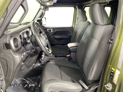 Used 2022 Jeep Wrangler Unlimited Sport AWD/4WD image 14