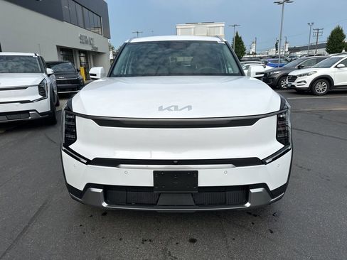 New 2026 Kia EV9 Wind image 2