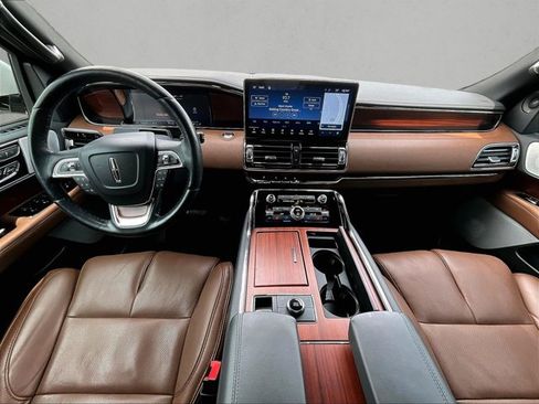 Used 2022 Lincoln Navigator Reserve RWD image 15
