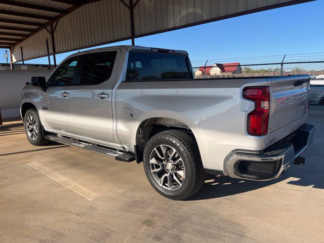 Used 2022 Chevrolet Silverado 1500 LT w/ Z71 Off-Road Package AWD/4WD image 9