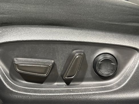 Used 2020 Toyota Camry LE image 18