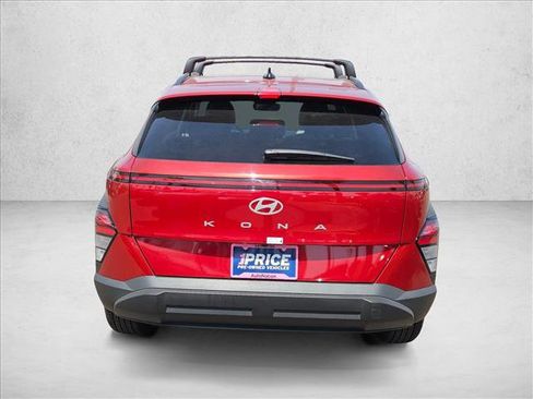 Used 2025 Hyundai Kona SEL FWD image 7