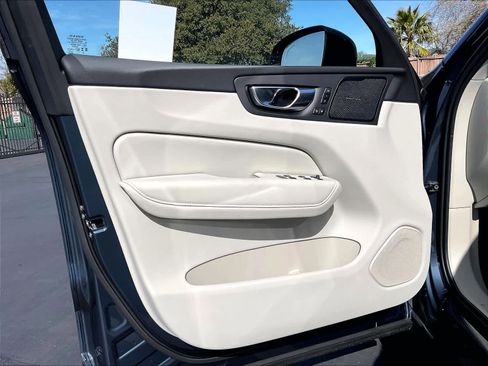 New 2026 Volvo XC60 T8 Ultra w/ Protection Package Premier image 24