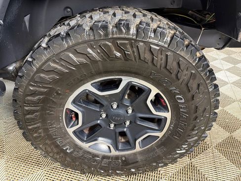 Used 2016 Jeep Wrangler Unlimited Rubicon image 20