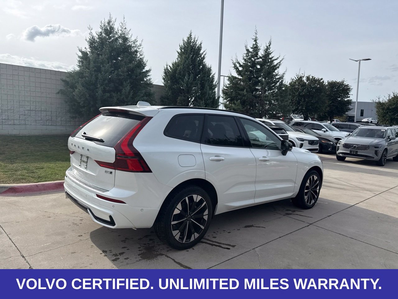 Certified 2026 Volvo XC60 B5 Plus AWD/4WD image 10