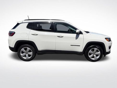Used 2018 Jeep Compass Latitude FWD image 8
