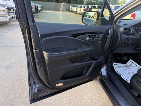 Used 2021 Honda Pilot Touring image 8