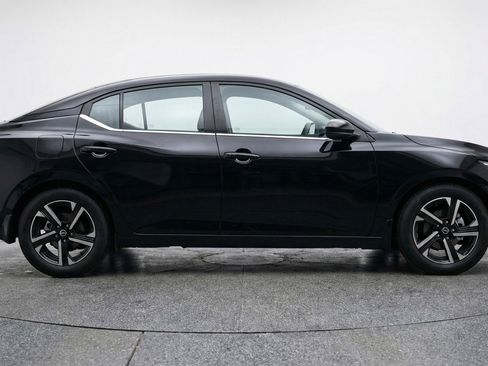 Used 2025 Nissan Sentra SV image 11