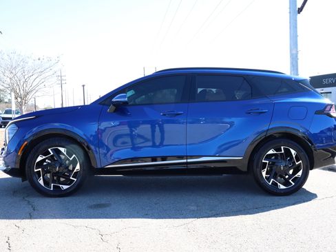 Used 2025 Kia Sportage SX image 2