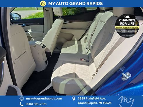 Used 2023 Buick Envision Avenir AWD/4WD image 26