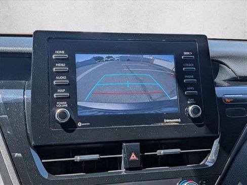 Used 2022 Toyota Camry SE FWD image 11