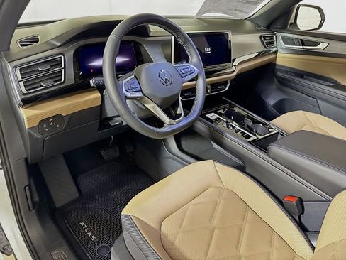 New 2026 Volkswagen Atlas Cross Sport SE image 5