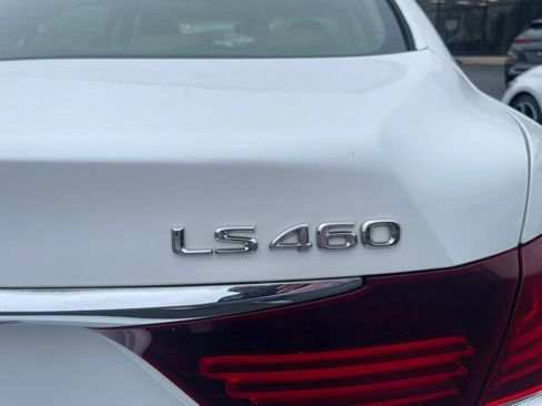 Used 2013 Lexus LS 460 w/ Comfort Pkg RWD image 10