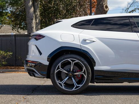 Used 2019 Lamborghini Urus image 21