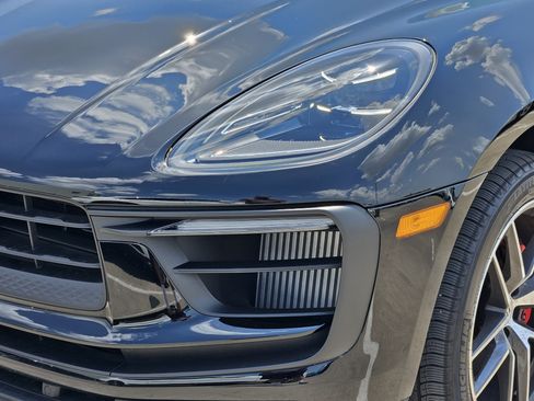 Certified 2026 Porsche Macan S AWD/4WD image 12