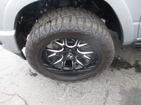 Used 2022 RAM 1500 Laramie AWD/4WD image 14