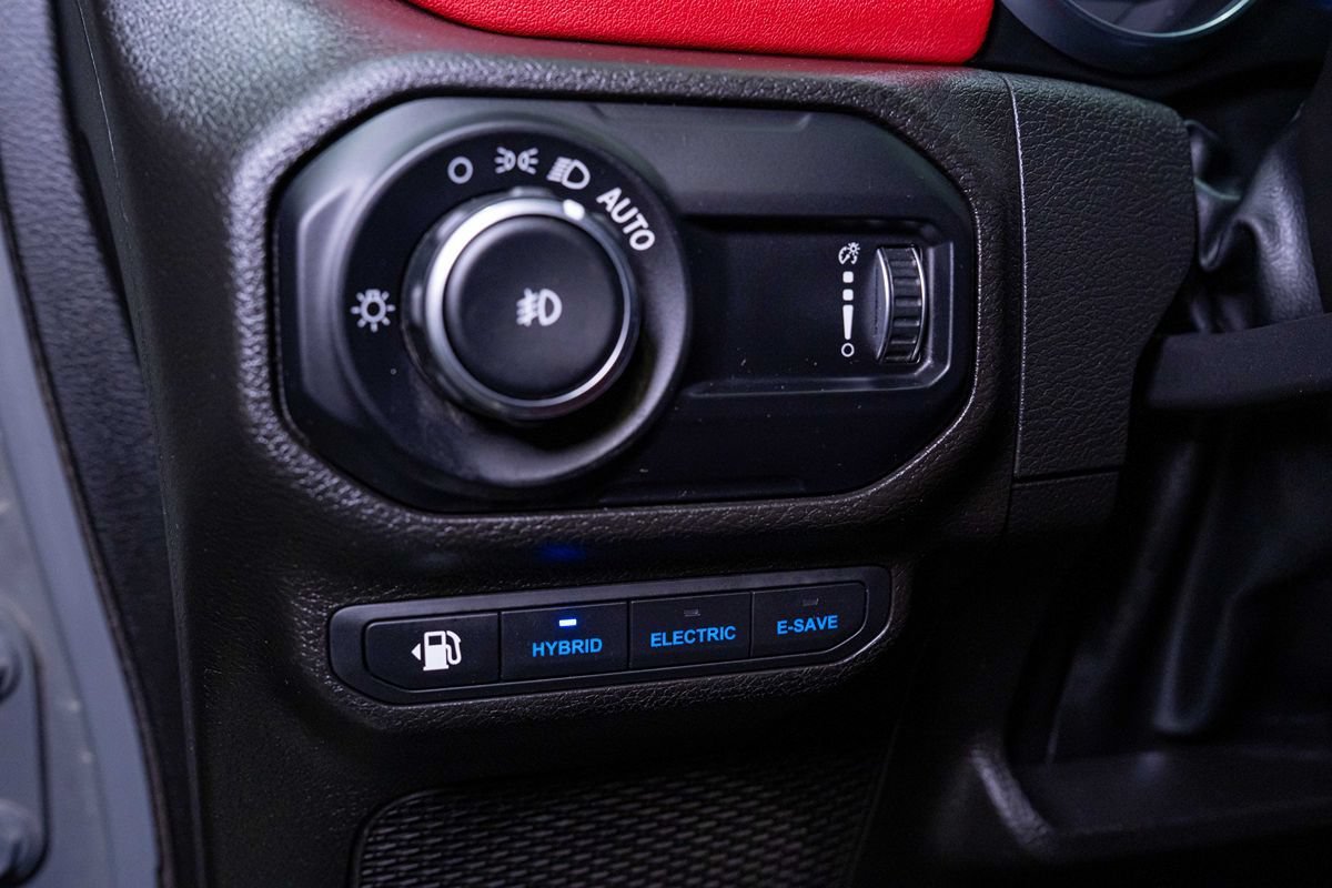 Used 2023 Jeep Wrangler Unlimited Rubicon 4xe AWD/4WD image 17
