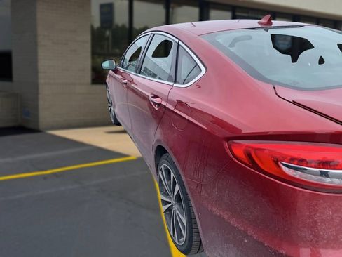Used 2019 Ford Fusion Titanium image 31