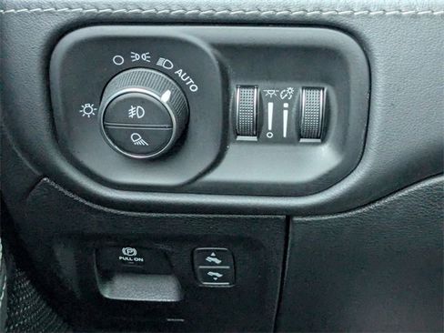 Certified 2021 RAM 1500 Limited w/ Body Color Bumper Group image 15