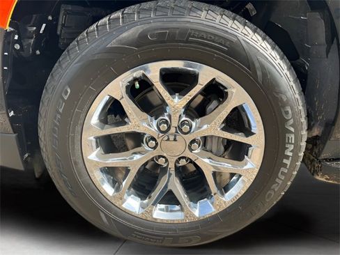 Used 2021 Chevrolet Suburban LT w/ LT Signature Plus Package image 13