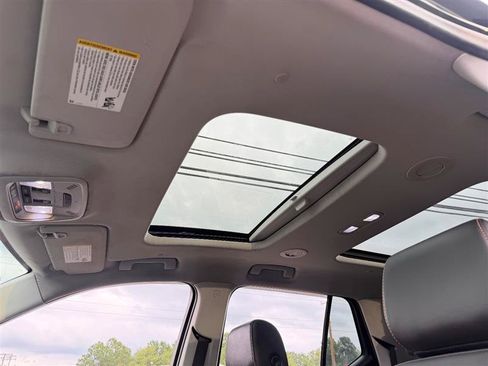 Used 2021 Chevrolet Traverse Premier w/ Redline Edition AWD/4WD image 24