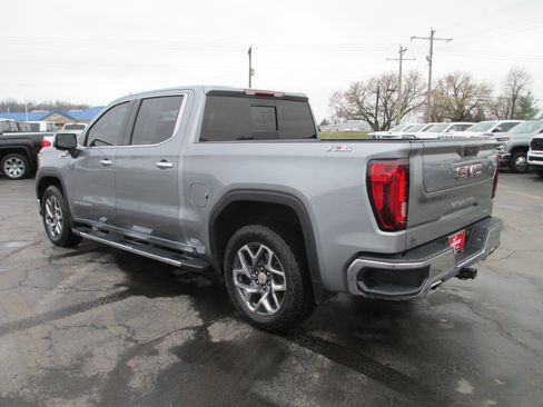 Used 2023 GMC Sierra 1500 SLT w/ SLT Convenience Package image 8