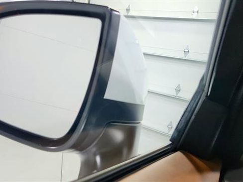 Certified 2025 Nissan Pathfinder Platinum FWD image 14