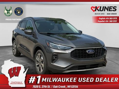 Used 2025 Ford Escape Platinum AWD/4WD image 1