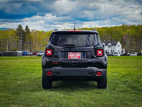Certified 2022 Jeep Renegade Altitude w/ Convenience Group AWD/4WD image 5