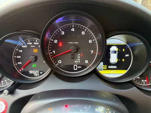 Used 2018 Porsche Cayenne image 25