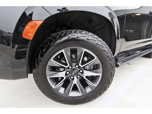 Used 2021 Chevrolet Tahoe Z71 w/ Luxury Package image 30
