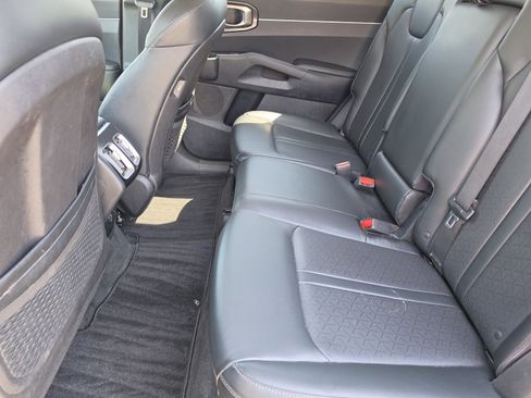 Used 2021 Kia Sorento S AWD/4WD image 13