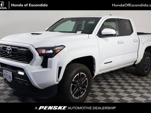 Used 2024 Toyota Tacoma TRD Sport image 1